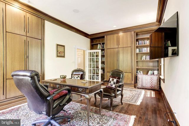 9909 AVENEL FARM DR, Potomac, MD 20854