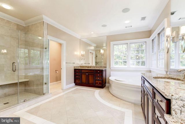 9909 AVENEL FARM DR, Potomac, MD 20854