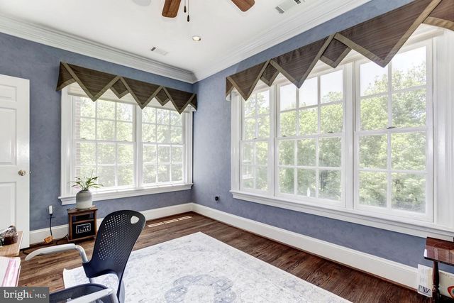 9909 AVENEL FARM DR, Potomac, MD 20854