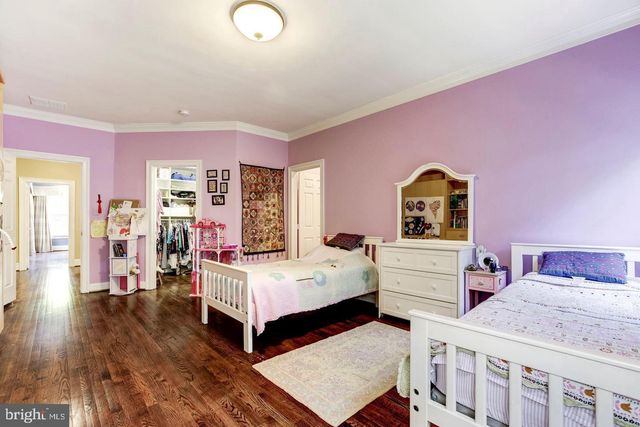 9909 AVENEL FARM DR, Potomac, MD 20854