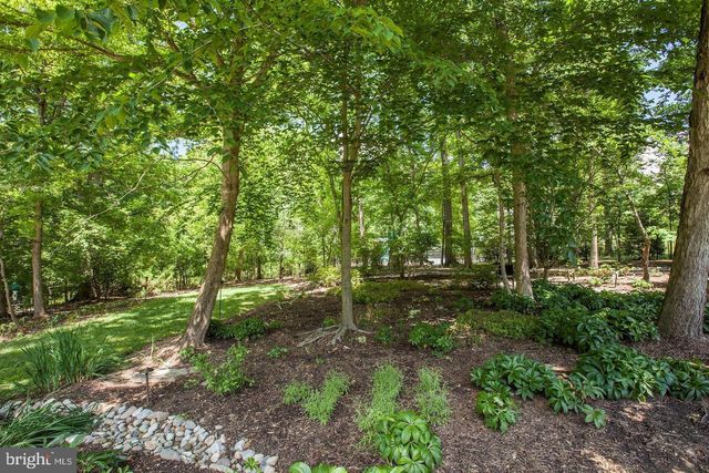 9909 AVENEL FARM DR, Potomac, MD 20854