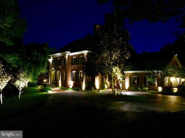 9909 AVENEL FARM DR, Potomac, MD 20854
