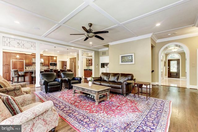 9909 AVENEL FARM DR, Potomac, MD 20854