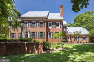 9909 AVENEL FARM DR, Potomac, MD 20854