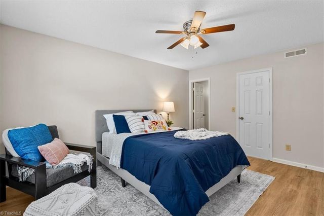2219 New Garden Road A, Greensboro, NC 27410