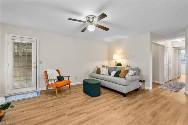 2219 New Garden Road A, Greensboro, NC 27410