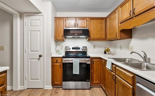 2219 New Garden Road A, Greensboro, NC 27410