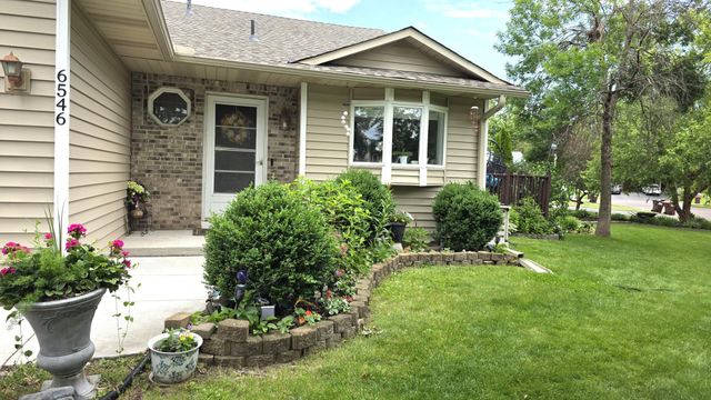 6546 Upper 22nd Street N, Oakdale, MN 55128