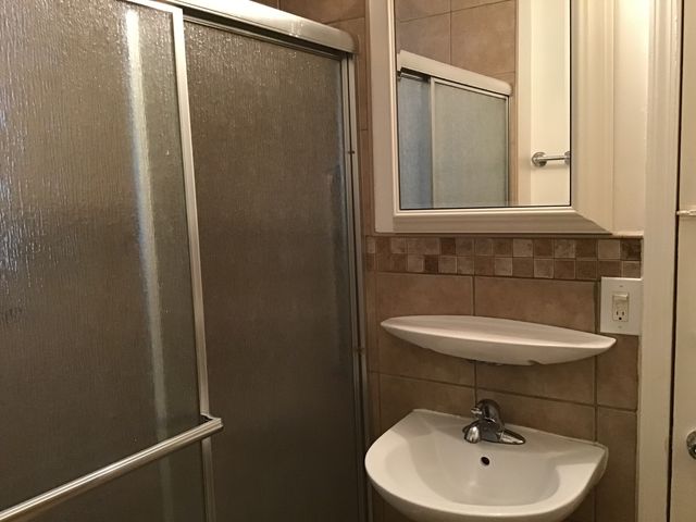 614 E Marquette Road, Chicago, IL 60637