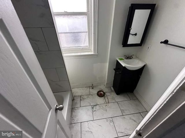 1537 DYRE ST, Philadelphia, PA 19124