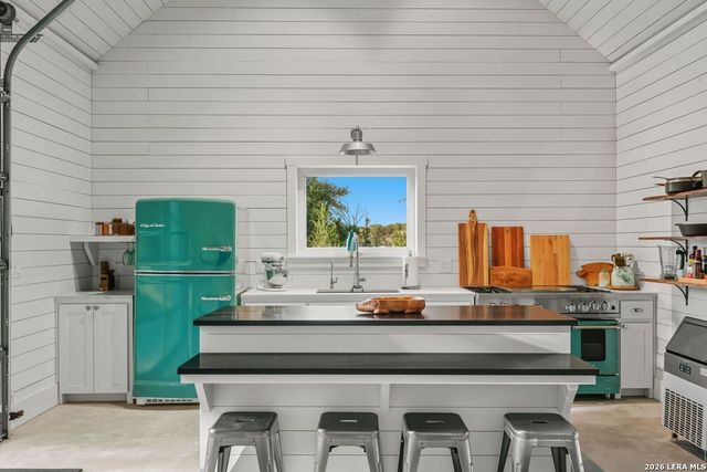 746 Trail Rock Drive, Johnson City, TX 78636