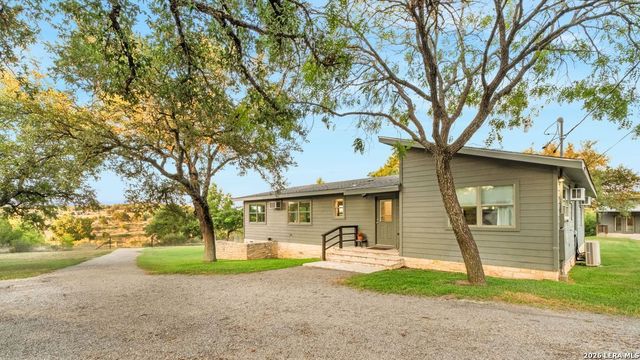 746 Trail Rock Drive, Johnson City, TX 78636