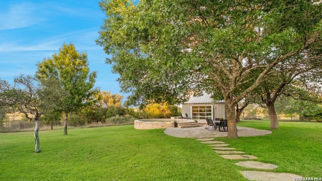 746 Trail Rock Drive, Johnson City, TX 78636