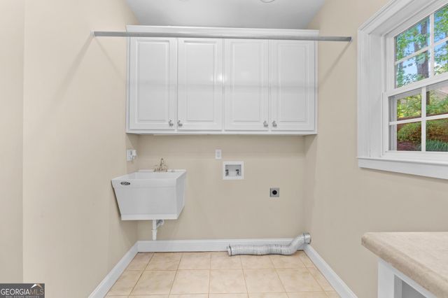 115 Millstone Dr., Fayetteville, GA 30215