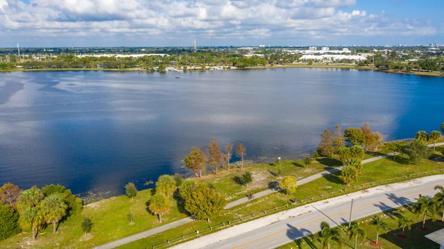 2840 Cynthia Lane 101, Lake Worth Beach, FL 33461