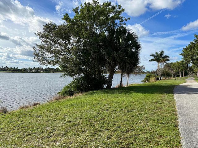 2840 Cynthia Lane 101, Lake Worth Beach, FL 33461