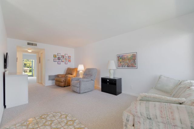 2840 Cynthia Lane 101, Lake Worth Beach, FL 33461