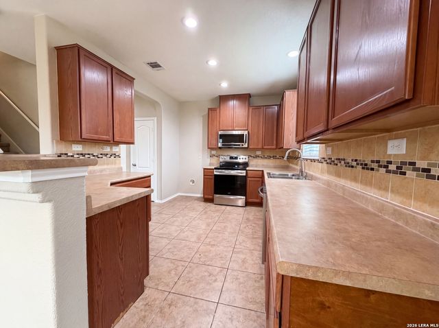 5733 Ty Lindstrom, Schertz, TX 78108