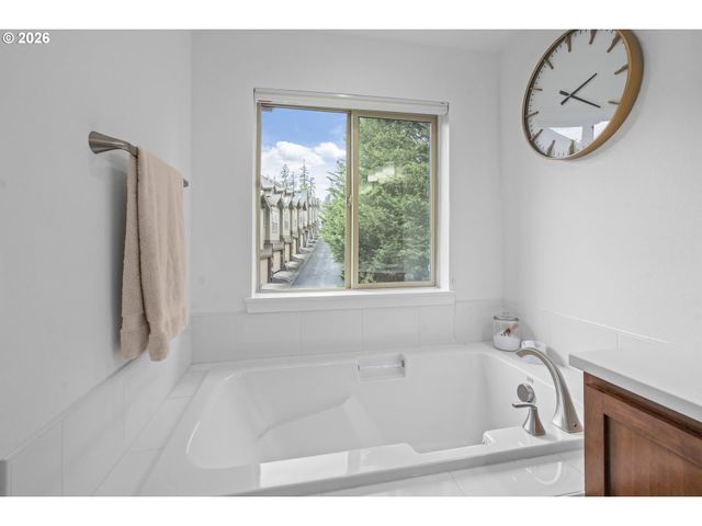 11971 Sw HORIZON Blvd, Beaverton, OR 97007