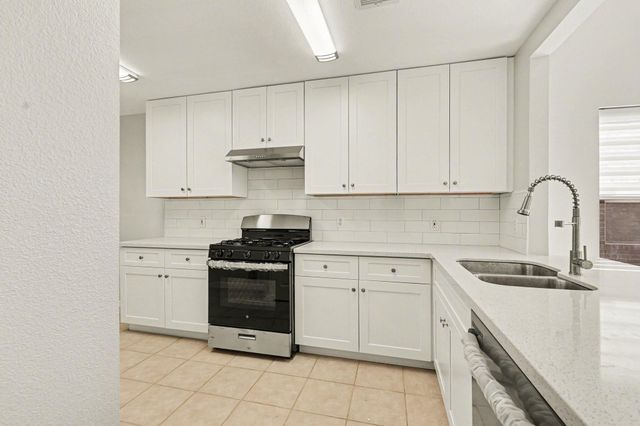 17447 S Summit Canyon Drive, Houston, TX 77095