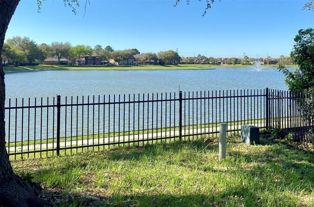 17447 S Summit Canyon Drive, Houston, TX 77095