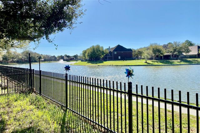 17447 S Summit Canyon Drive, Houston, TX 77095