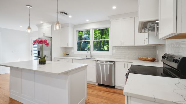 23 Valley View Lane, New Milford, CT 06776