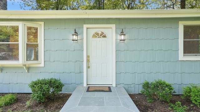 23 Valley View Lane, New Milford, CT 06776