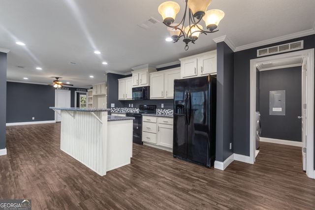 109 Willow Drive E, Newnan, GA 30263
