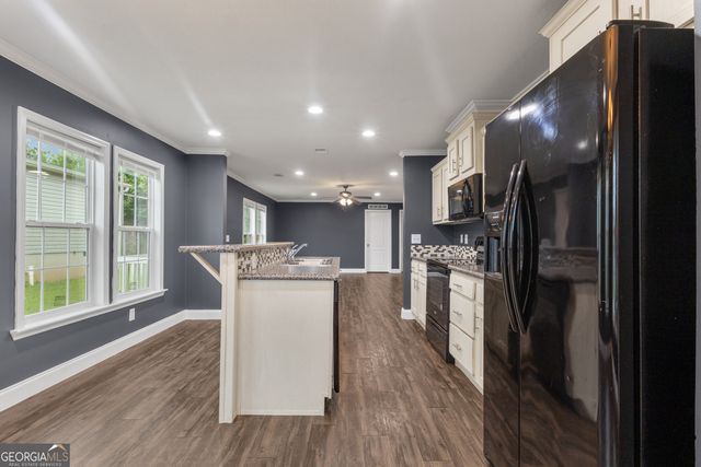 109 Willow Drive E, Newnan, GA 30263