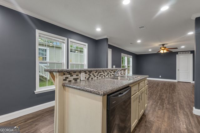 109 Willow Drive E, Newnan, GA 30263