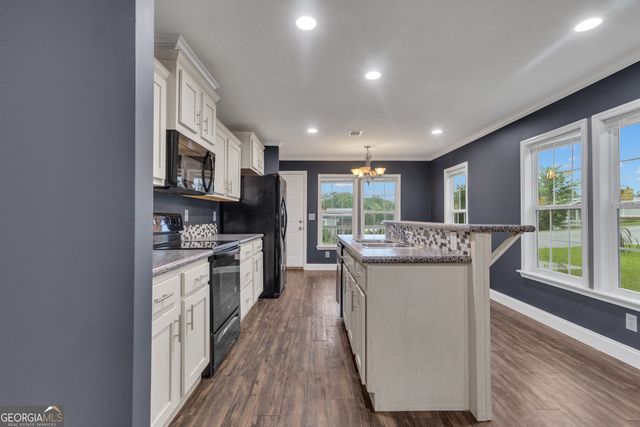 109 Willow Drive E, Newnan, GA 30263