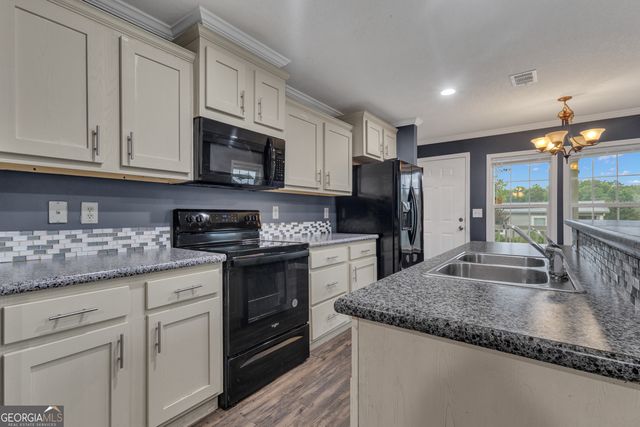 109 Willow Drive E, Newnan, GA 30263