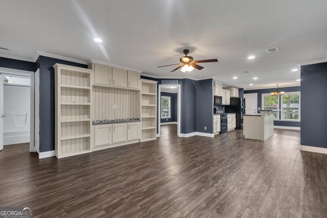109 Willow Drive E, Newnan, GA 30263