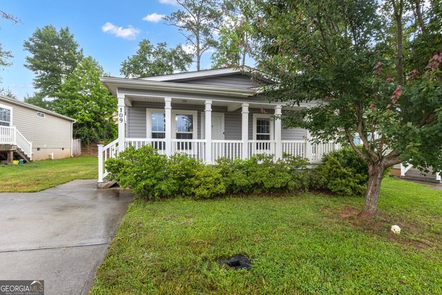 109 Willow Drive E, Newnan, GA 30263