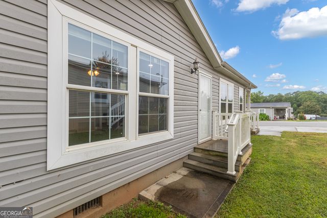 109 Willow Drive E, Newnan, GA 30263