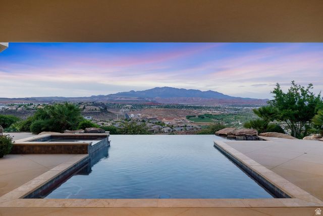 2031 E CLIFF POINT DR, St. George, UT 84790