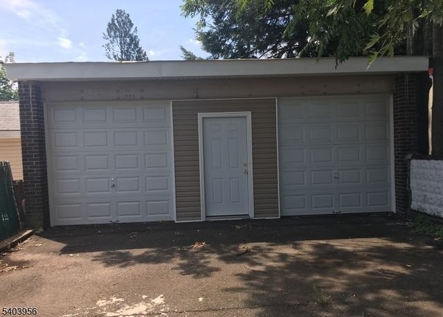 16 Mineral Sprg A, Passaic City, NJ 07055