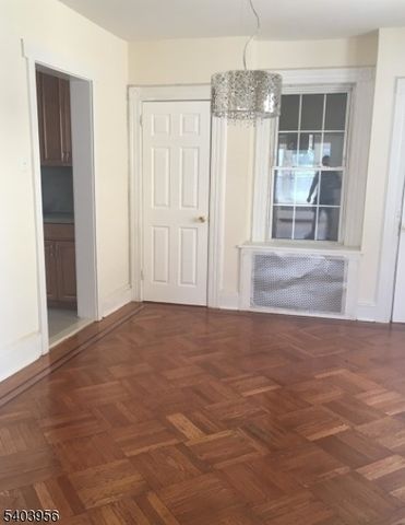 16 Mineral Sprg A, Passaic City, NJ 07055