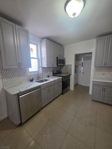 16 Mineral Sprg A, Passaic City, NJ 07055