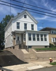 16 Mineral Sprg A, Passaic City, NJ 07055