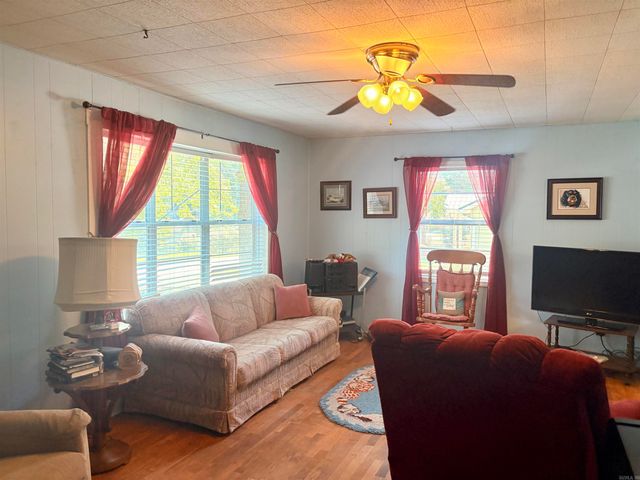 707 N Cedar Street, Searcy, AR 72143