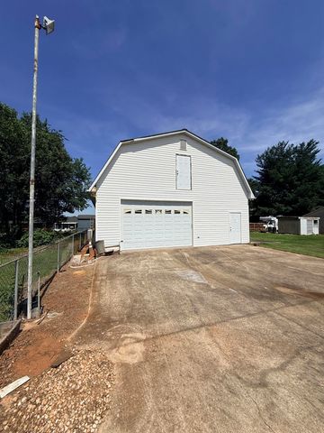 3540 Parris Bridge Road, Boiling Springs, SC 29316