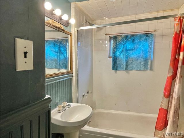 301 Davey Street, Buffalo, NY 14206