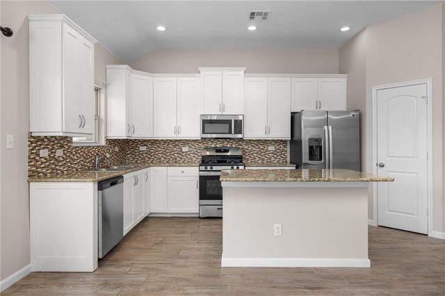 3075 Positano Loop, Bryan, TX 77808
