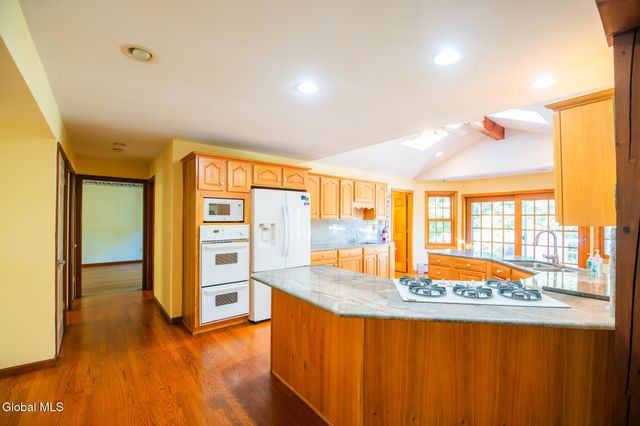 20 Lantern Hill Road, Queensbury, NY 12804