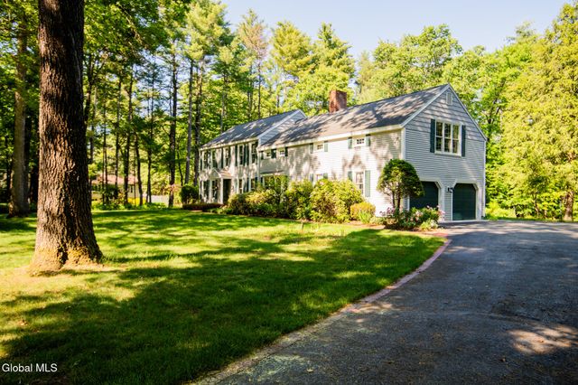 20 Lantern Hill Road, Queensbury, NY 12804