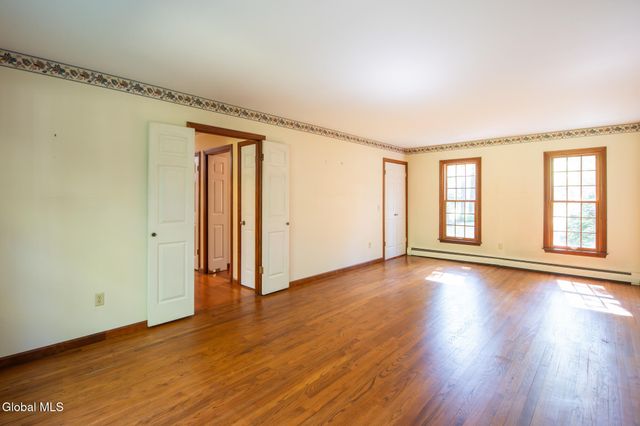 20 Lantern Hill Road, Queensbury, NY 12804