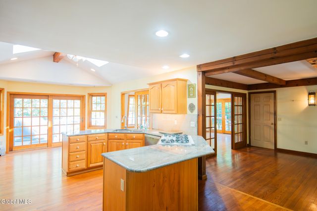 20 Lantern Hill Road, Queensbury, NY 12804