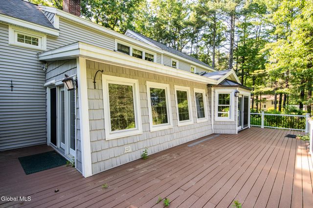 20 Lantern Hill Road, Queensbury, NY 12804